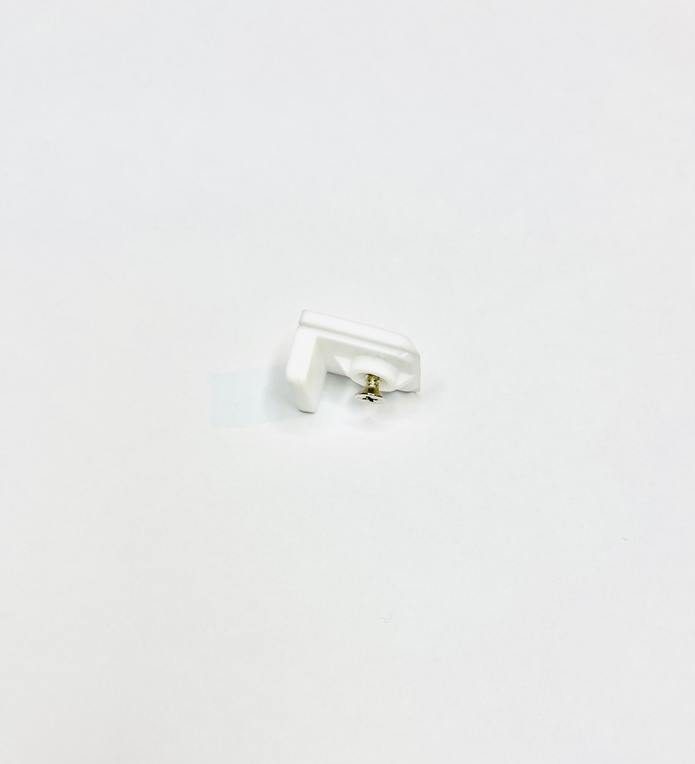 L-shape side cap for Panel Holder, white plastic side cap with screw, 1 pc, accessorise for Panel Holder / Panel Track