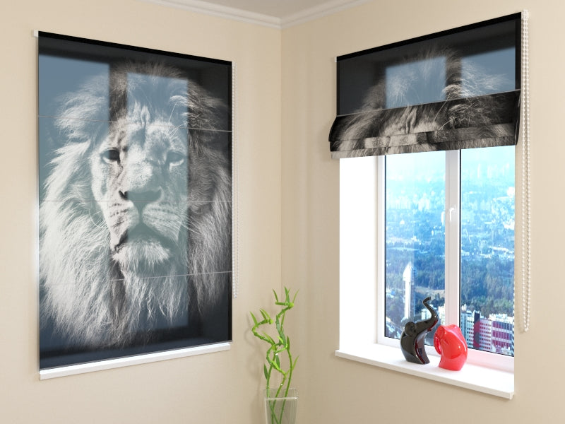 León ciego romano en blanco y negro