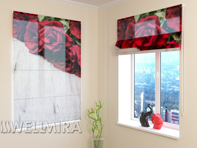 Roman Blind Red bouquet