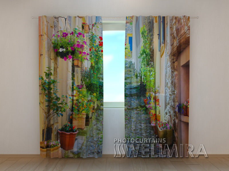 Photo Curtain Back Street in Flowers - Wellmira