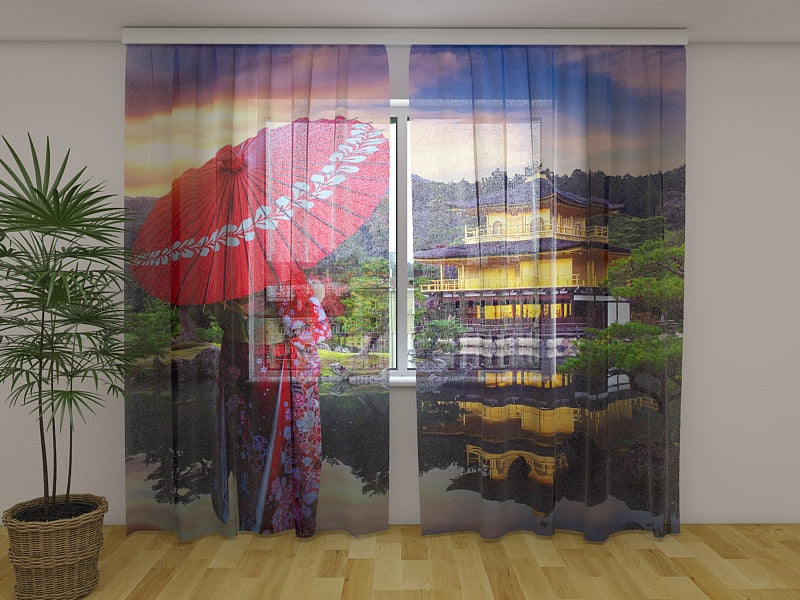 Foto Cortina Mujer en Kimono