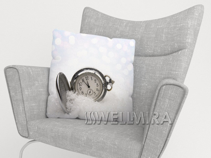 Pillowcase Clock on the Snow - Wellmira