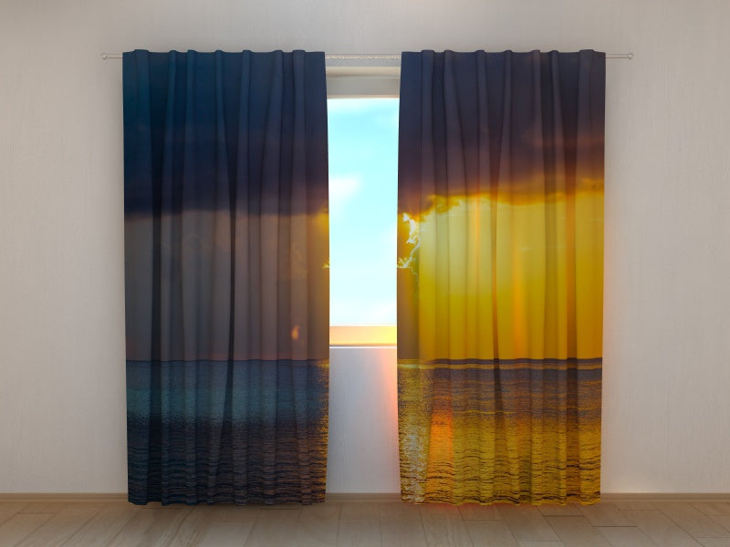 Photo Curtain Thunderstorm in the Maldives